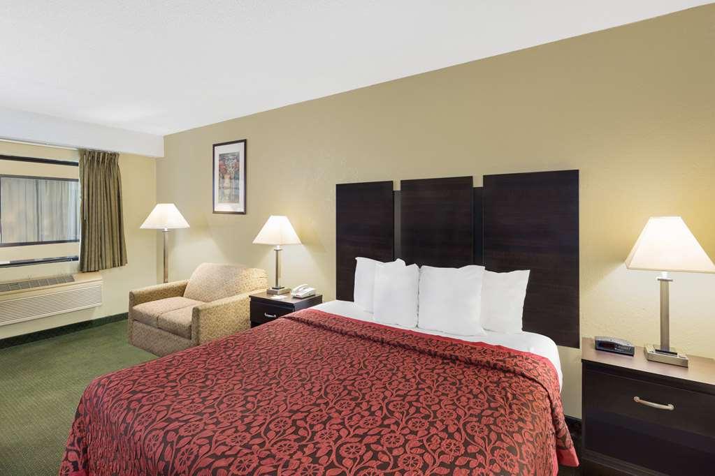 Days Inn & Suites By Wyndham Columbia Airport West Columbia Habitación foto