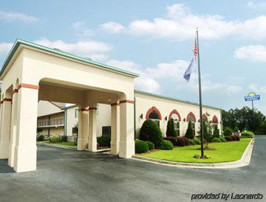 Days Inn & Suites By Wyndham Columbia Airport West Columbia Exterior foto